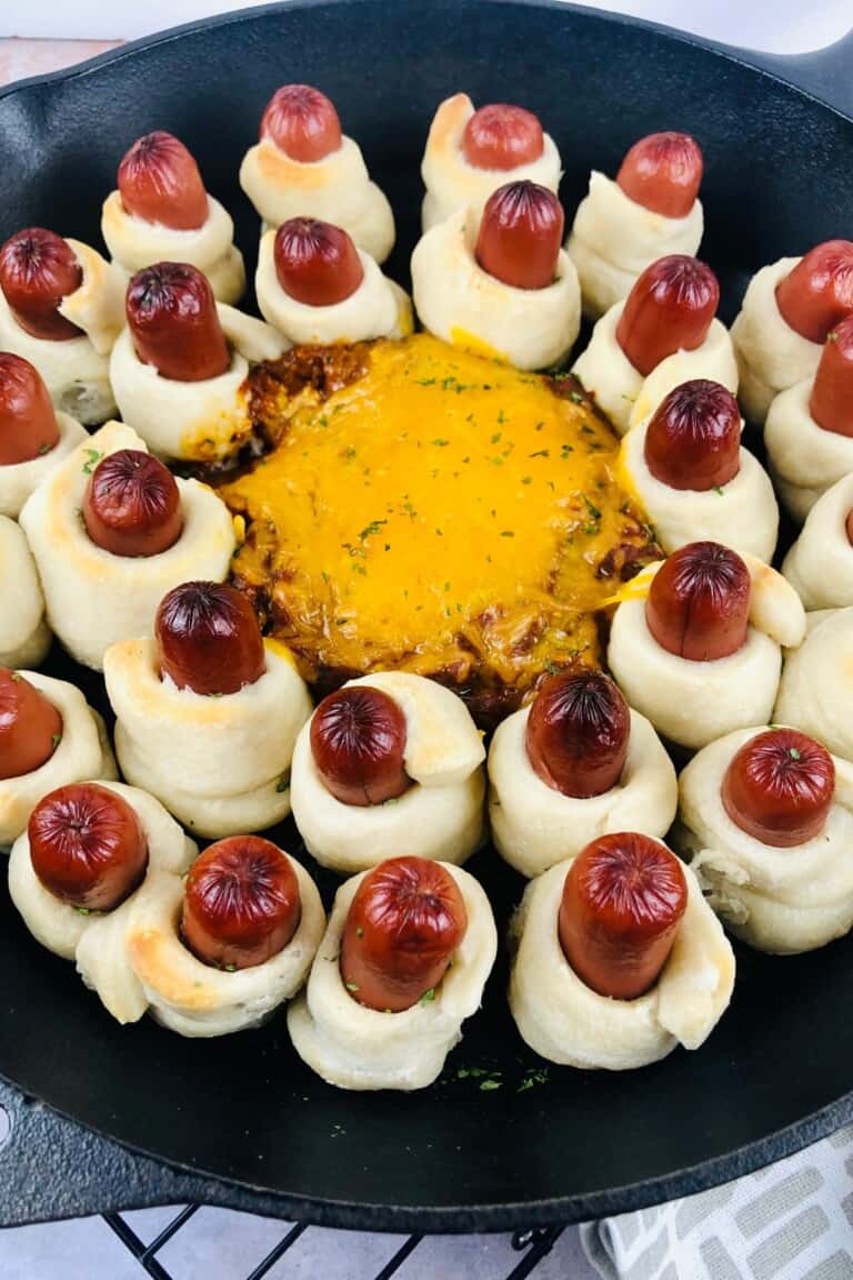 Appetizer Ring Pigs In A Blanket Ring Chili Cheese Bake Kim Schob