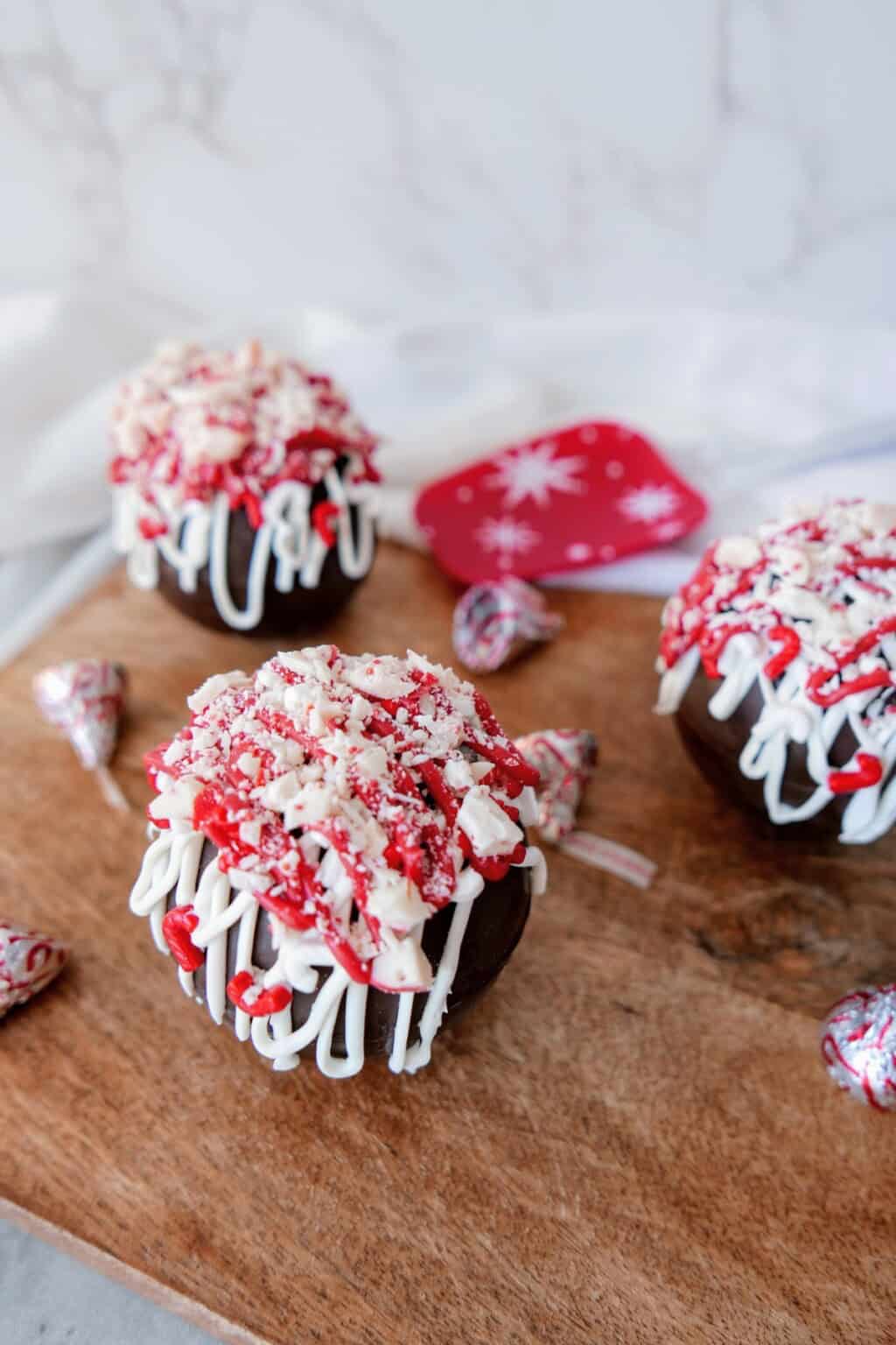 Fun DIY Peppermint Hot Chocolate Bomb Recipe - Kim Schob