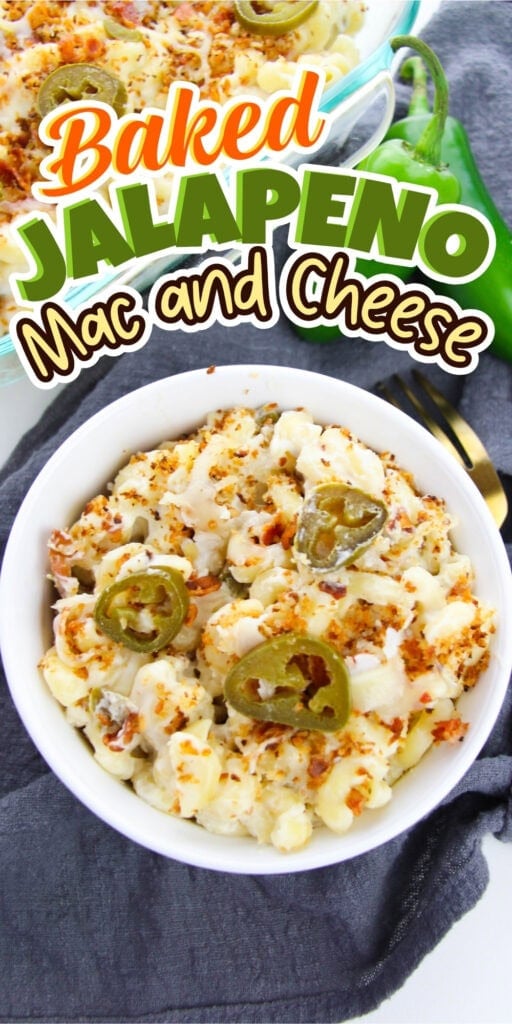 Bowl of baked jalapeño mac and cheese topped with jalapeño slices and breadcrumbs.