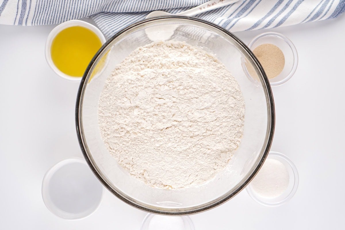 Ingredients: flour, olive oil, yeast, water, sugar, salt.